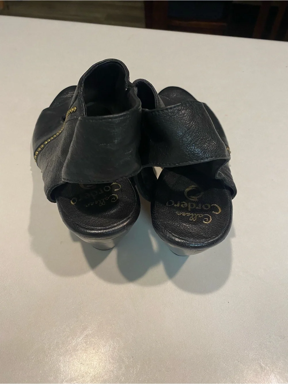 CALLEEN CORDERO KATRA CUT OUT SUPPLE BLACK LEATHER HEELS GOLD ACCENTS SEXY SZ 8